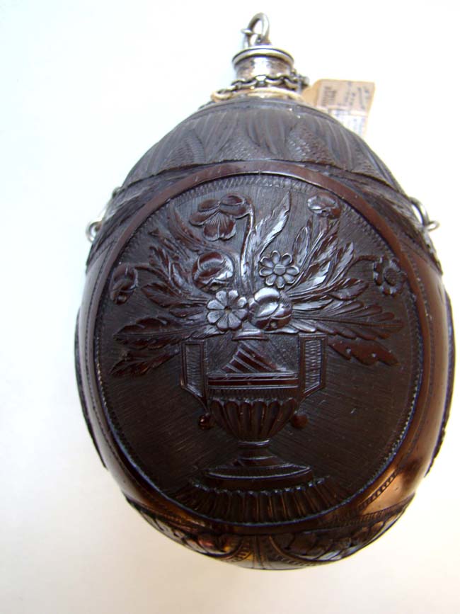 A superbly carved and silver mounted late 18th century Coconut shell gunpowder flask circa 1790 — image 4